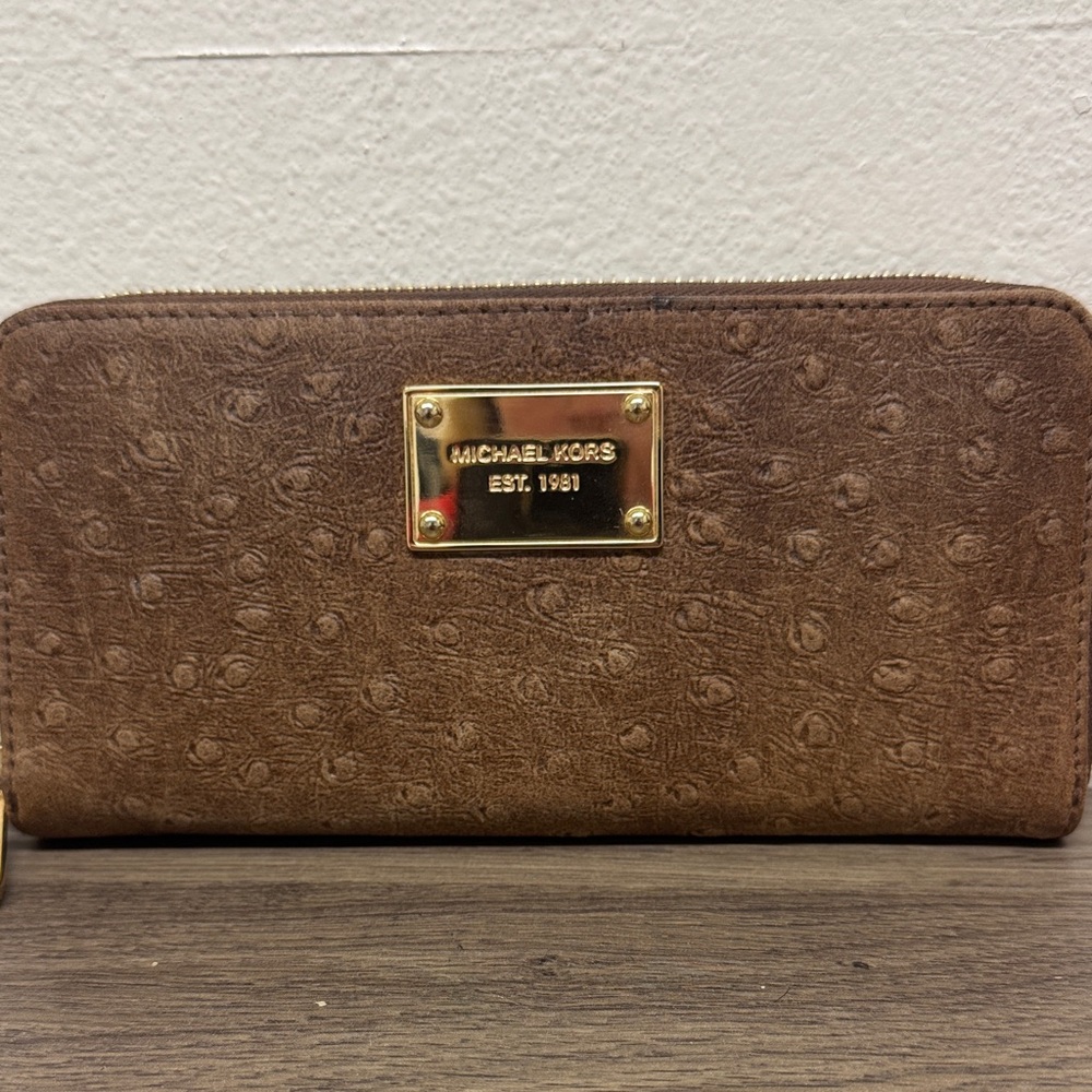 Michael Kors Textured Brown Wallet with Gold Plate